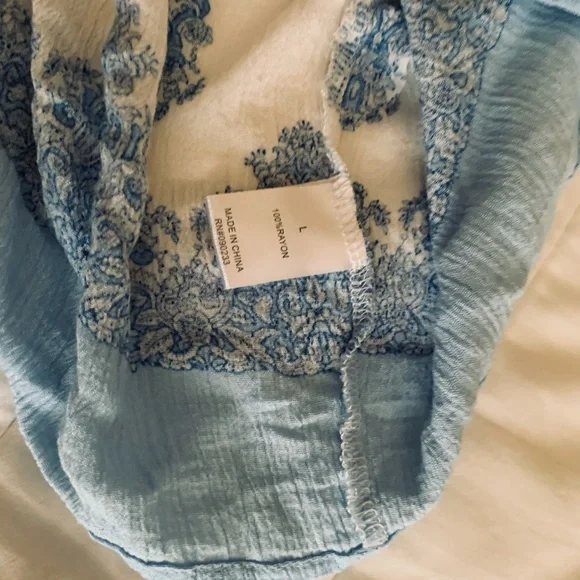 Kendall & Kylie White Romper with Blue Embroidery - Picture 4 of 4